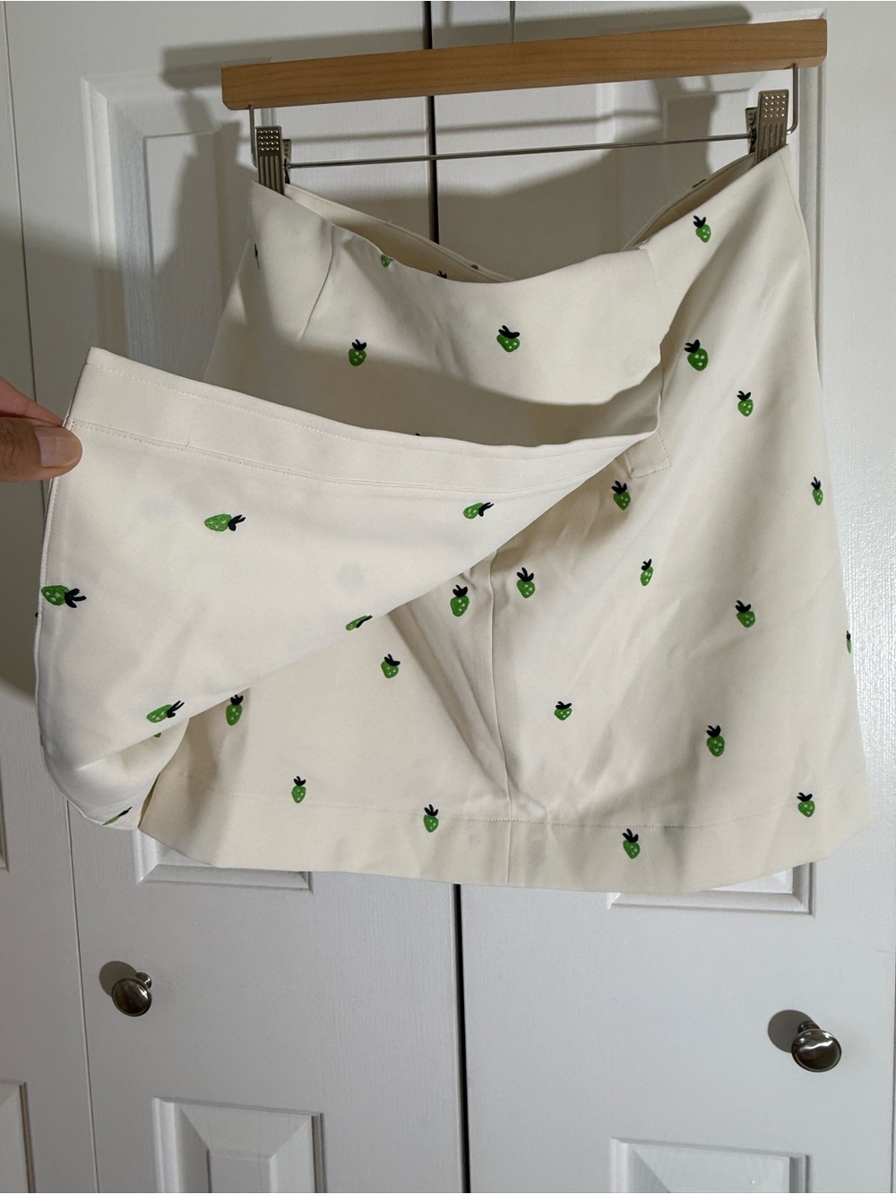 Tory Burch Cream A-Line Skirt with Green Embroidered Accents - Picture 2 of 8